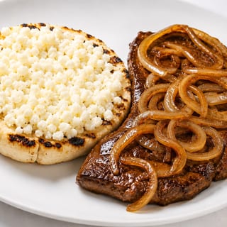 Arepa Con Hígado Encebollado